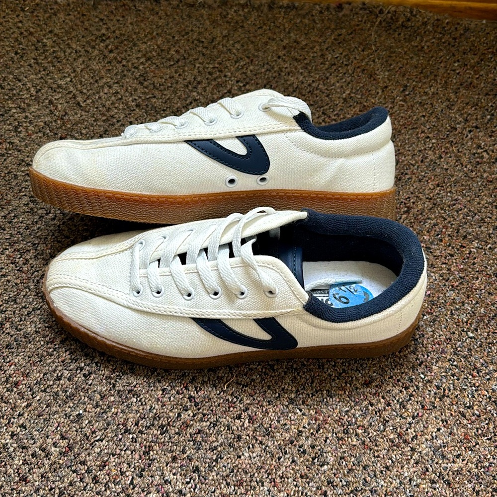 TRETORN Women's Nylite Original Sneakers size 6.5 white/navy gum sole